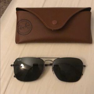 Like new Caravan Raybans w pouch